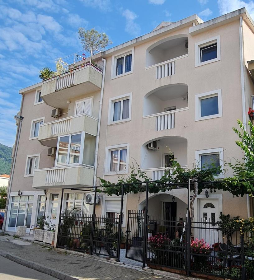 Hibiscus Guest House بودفا المظهر الخارجي الصورة